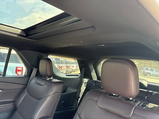 New 2026 Ford Explorer Platinum image 37