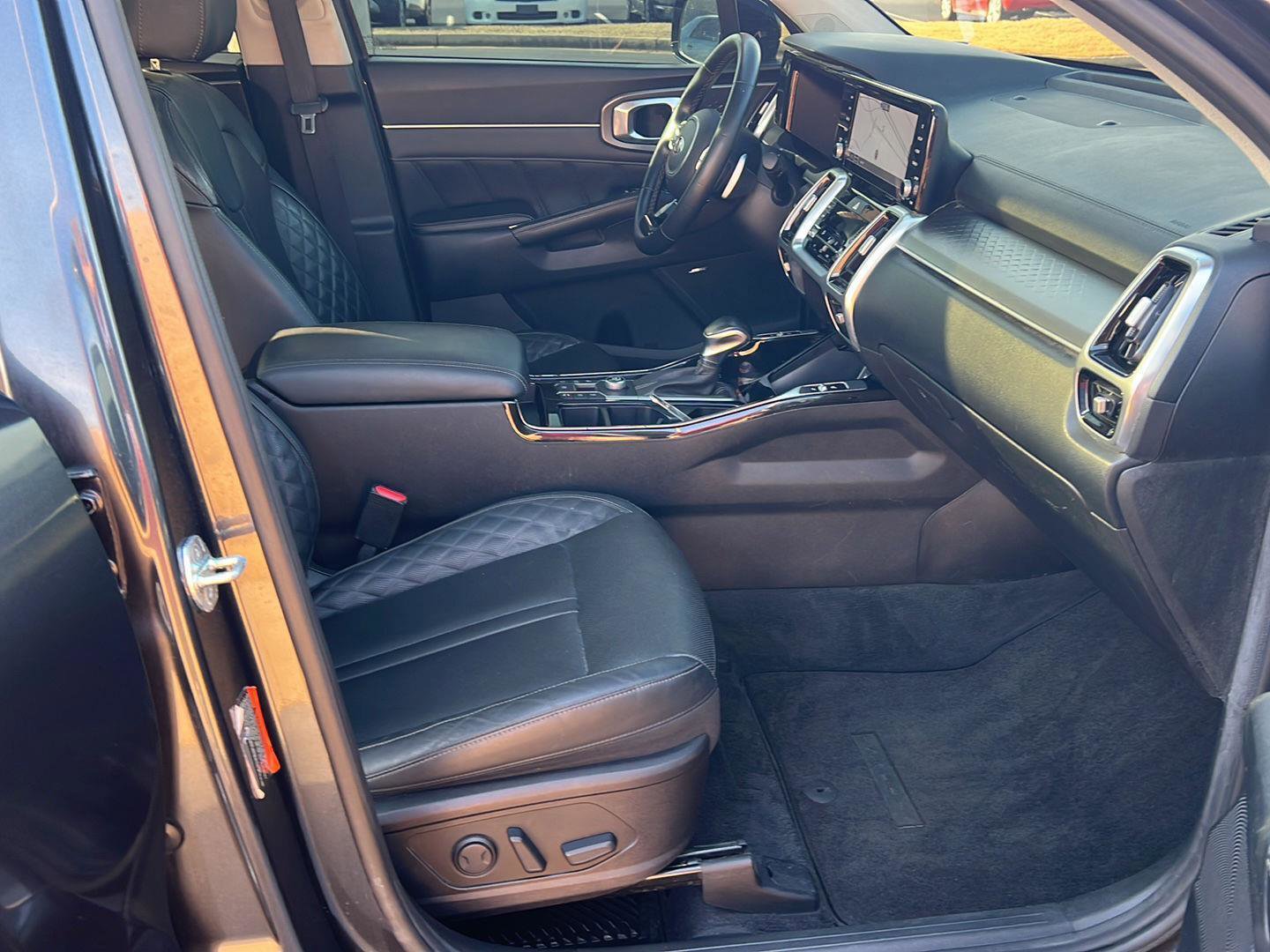 Used 2021 Kia Sorento SX image 13