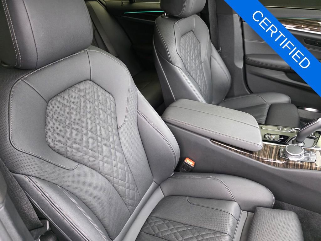 Used 2021 BMW 540i w/ Convenience Package RWD image 29
