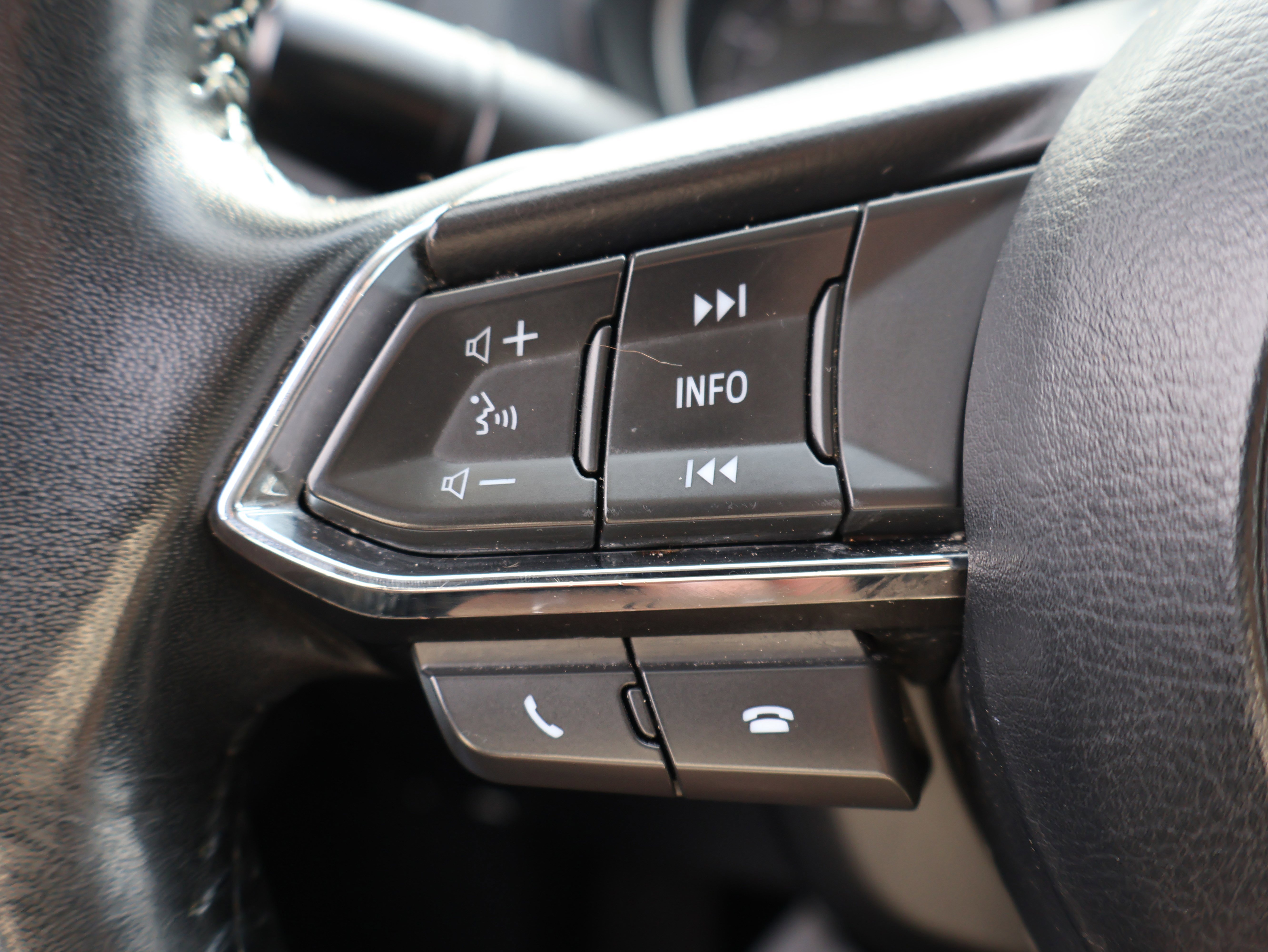 Used 2020 MAZDA CX-9 Touring image 32