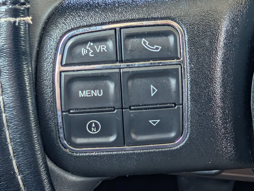 Used 2017 Jeep Wrangler Unlimited Sahara w/ Connectivity Group AWD/4WD image 10