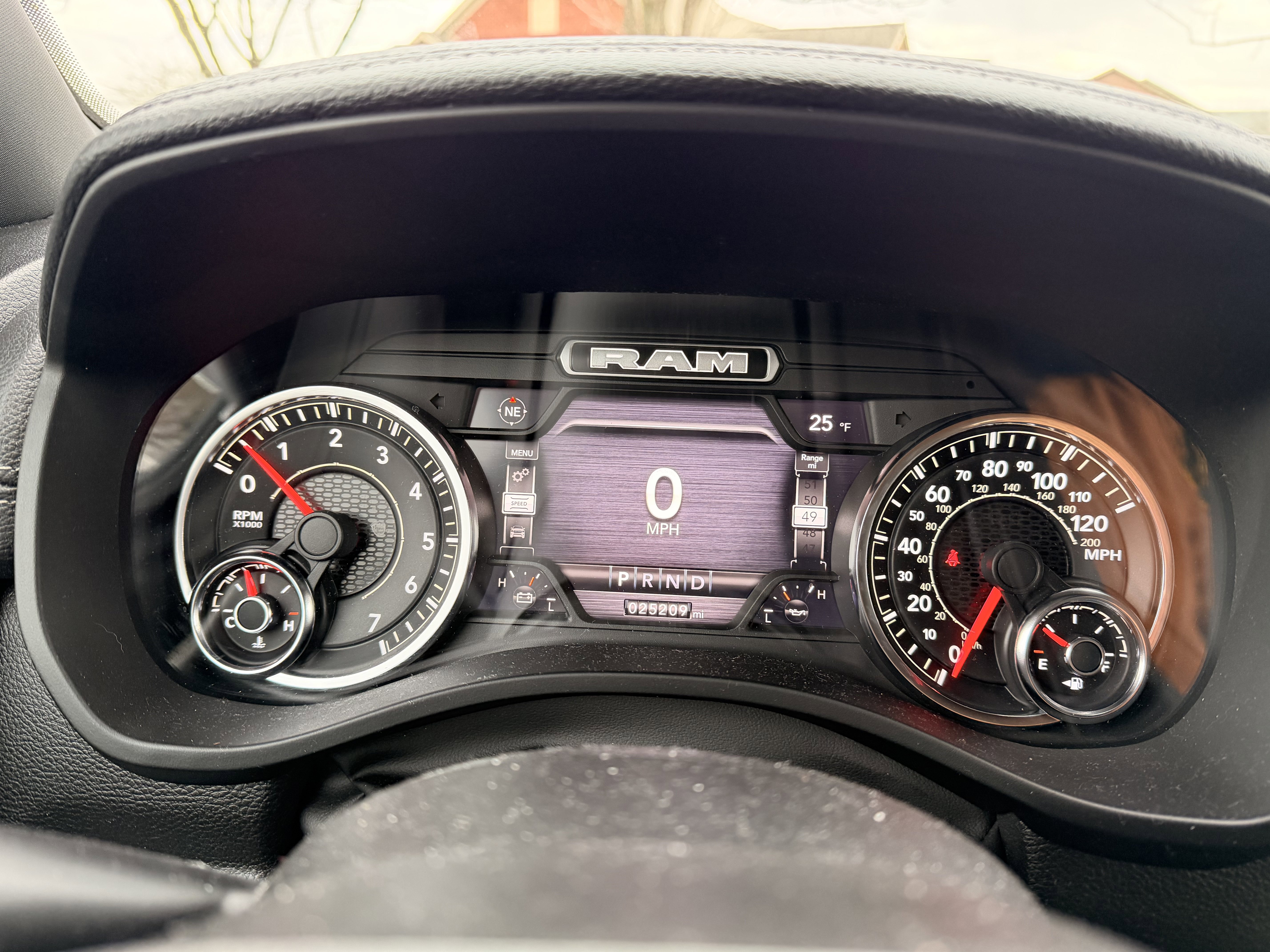 Used 2023 RAM 1500 Laramie AWD/4WD image 18
