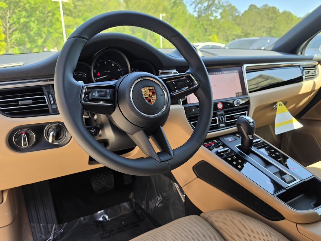 New 2026 Porsche Macan AWD/4WD image 4