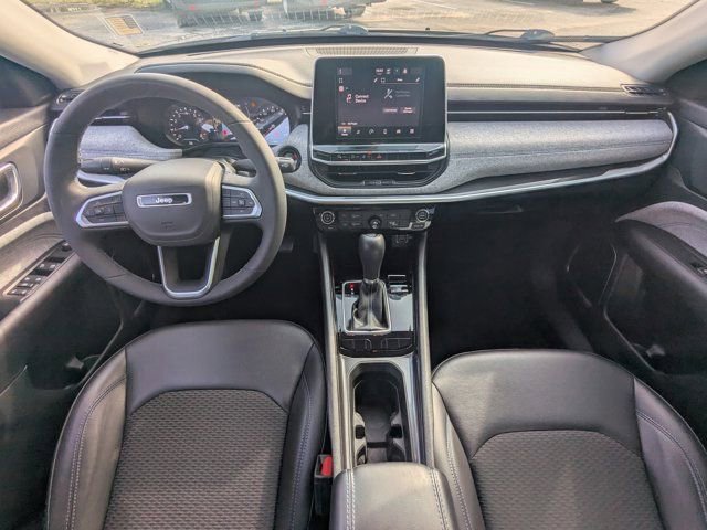 Used 2022 Jeep Compass Latitude image 16