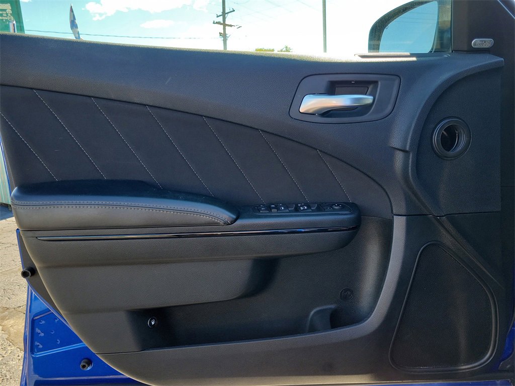 Used 2018 Dodge Charger SXT Plus w/ Blacktop Package image 13