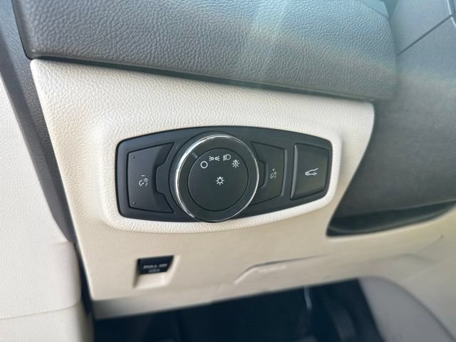Used 2017 Lincoln MKC Reserve w/ Lincoln MKC Climate Package FWD image 26