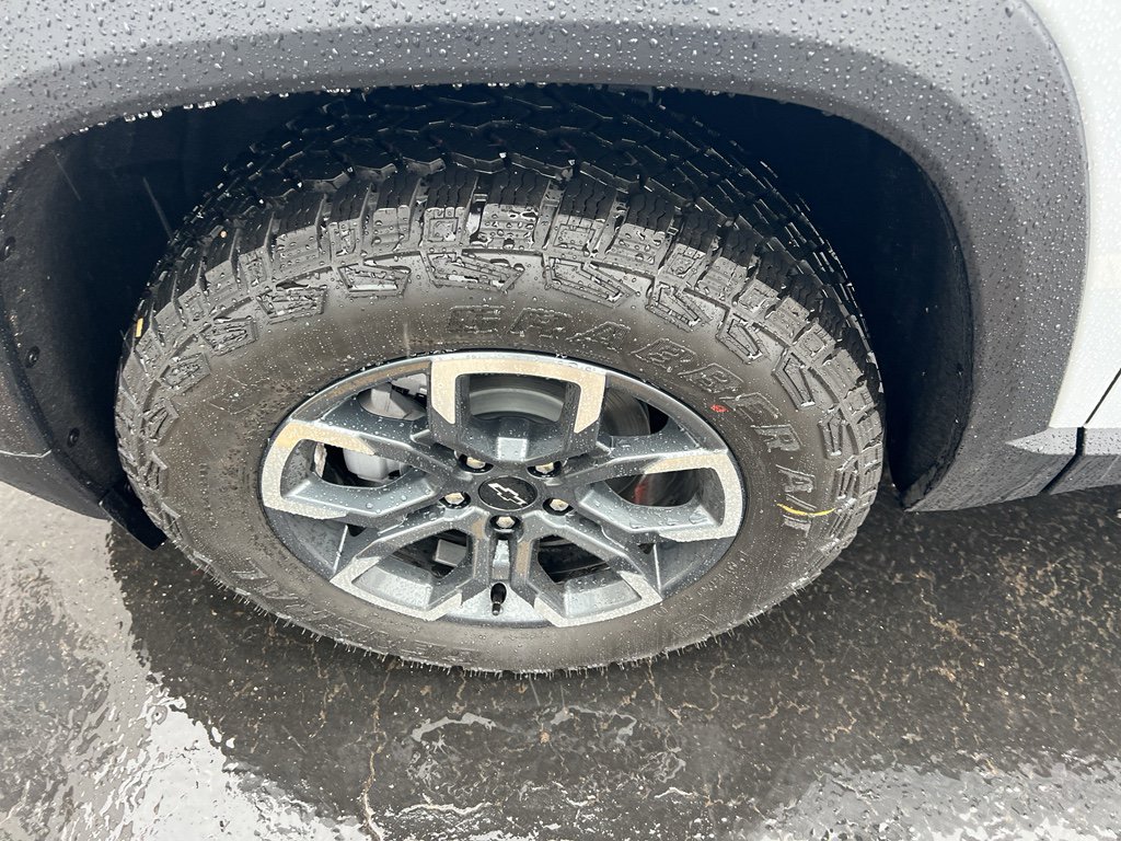 New 2026 Chevrolet Equinox ACTIV w/ Convenience Package III image 7