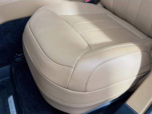 Used 2025 Land Rover Range Rover Long Wheelbase Autobiography image 22