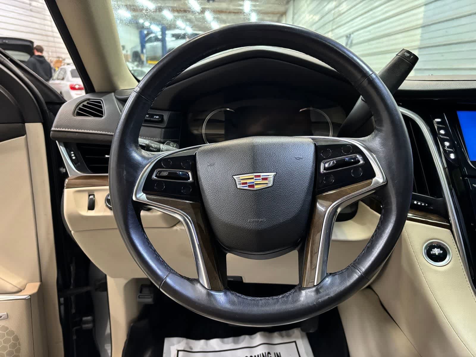 Used 2020 Cadillac Escalade ESV Luxury w/ Escalade Sport Edition AWD/4WD image 12