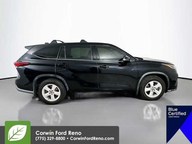 Used 2022 Toyota Highlander LE AWD/4WD image 10