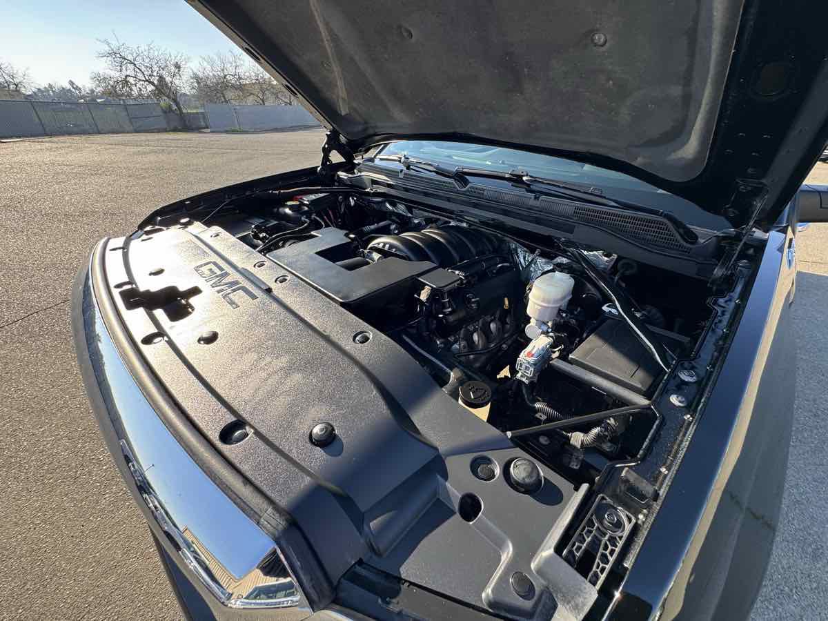 Used 2015 GMC Sierra 1500 SLT w/ SLT Crew Cab Value Package image 41