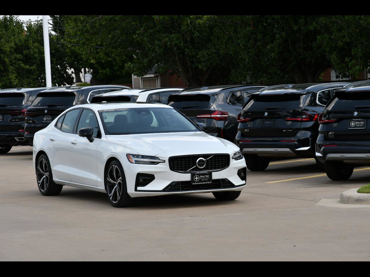 Used 2024 Volvo S60 B5 Plus FWD image 1