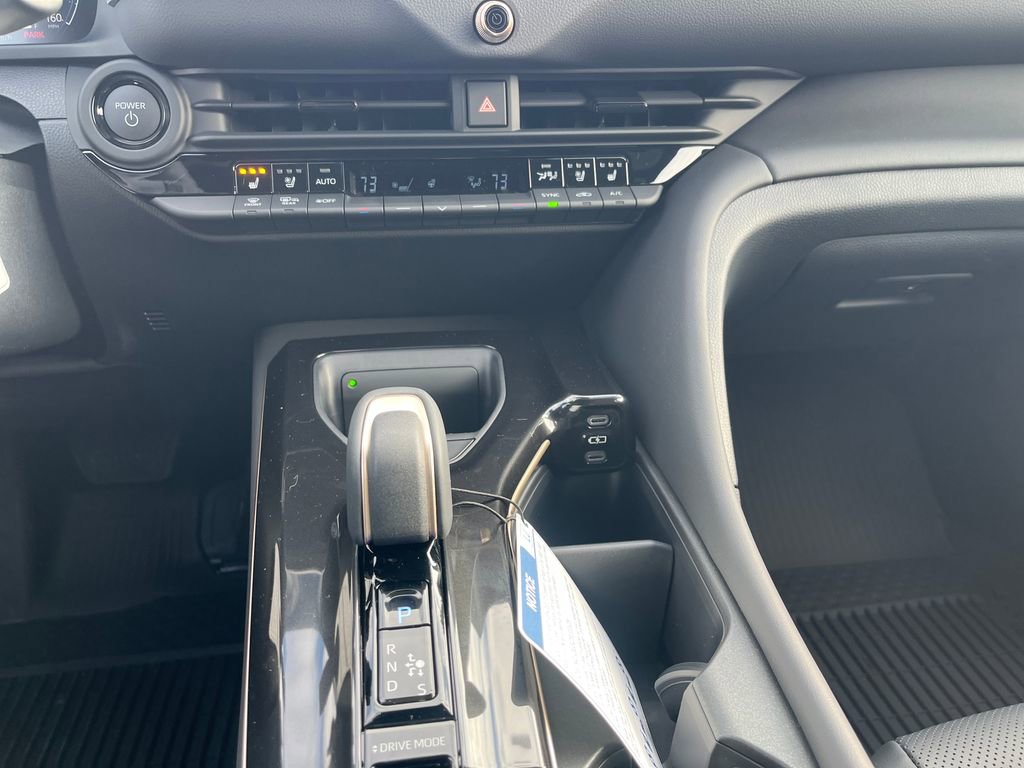 New 2025 Toyota Crown Signia image 18