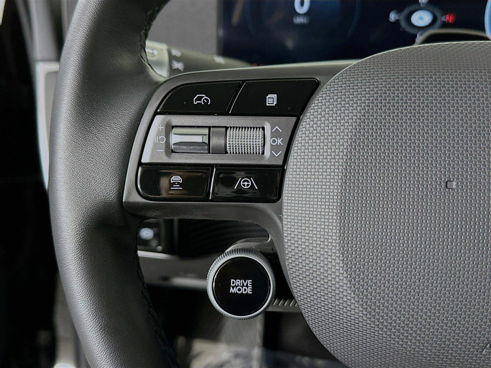 Used 2025 Hyundai Ioniq 5 SE image 16