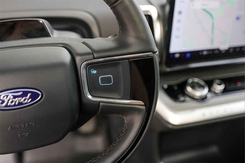 Used 2025 Ford Expedition Max Platinum w/ Driver's Package image 13