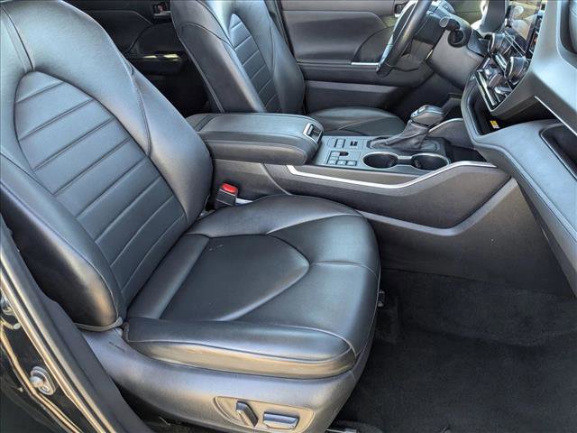 Used 2024 Toyota Highlander XLE image 24