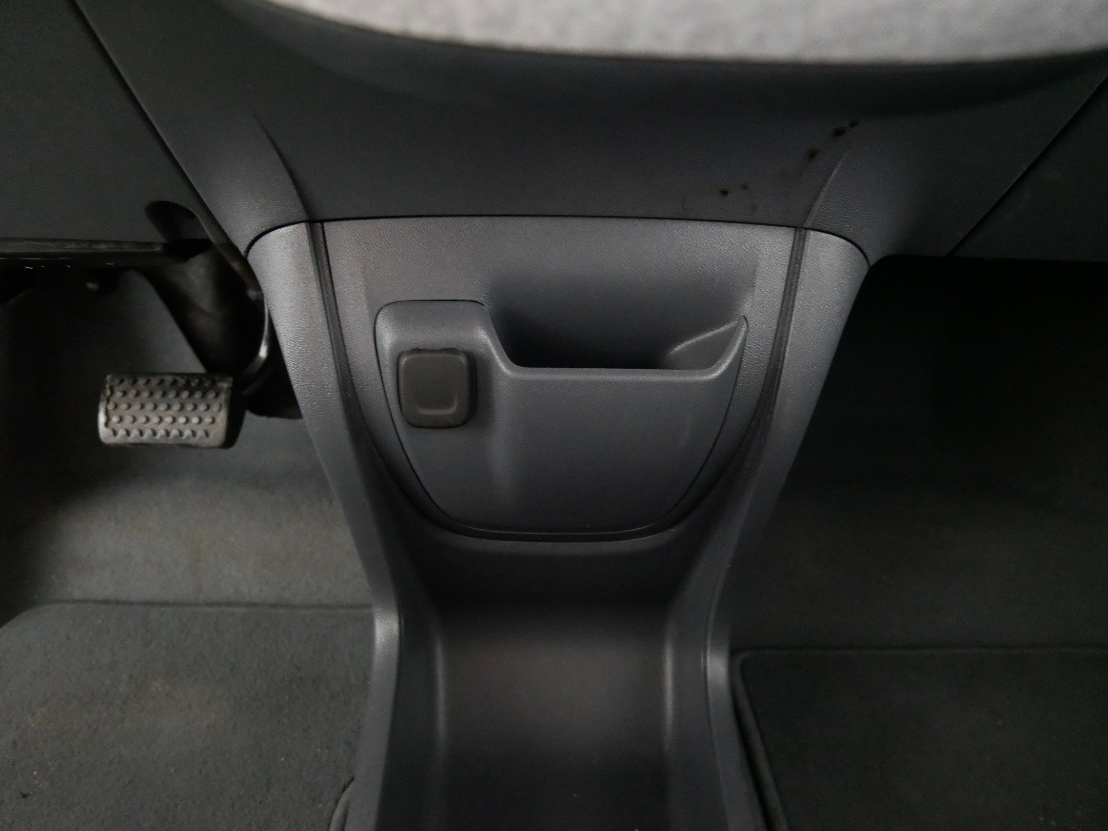 Used 2019 Chevrolet Bolt Premier w/ Infotainment Package image 30