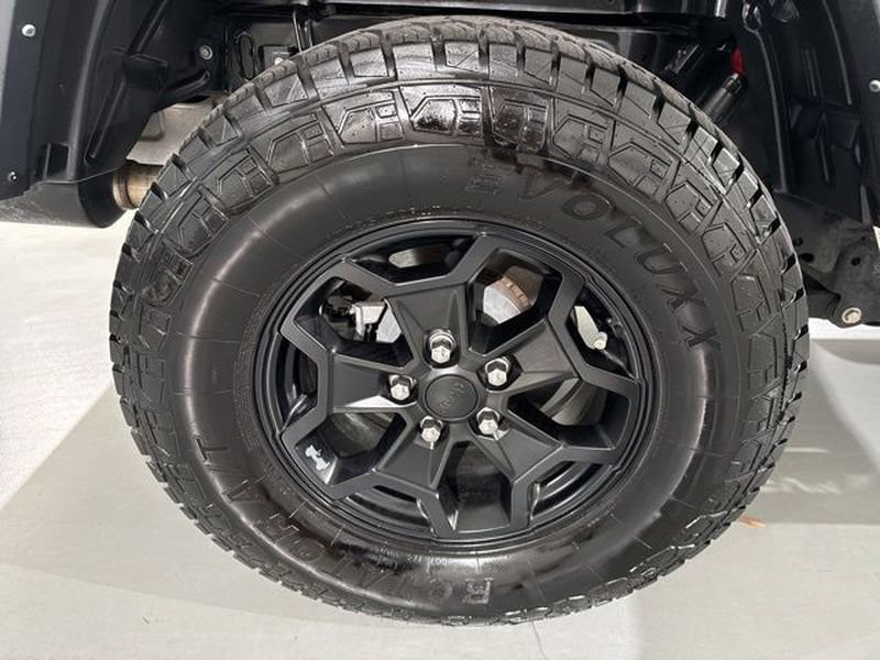 Used 2022 Jeep Gladiator Willys image 10