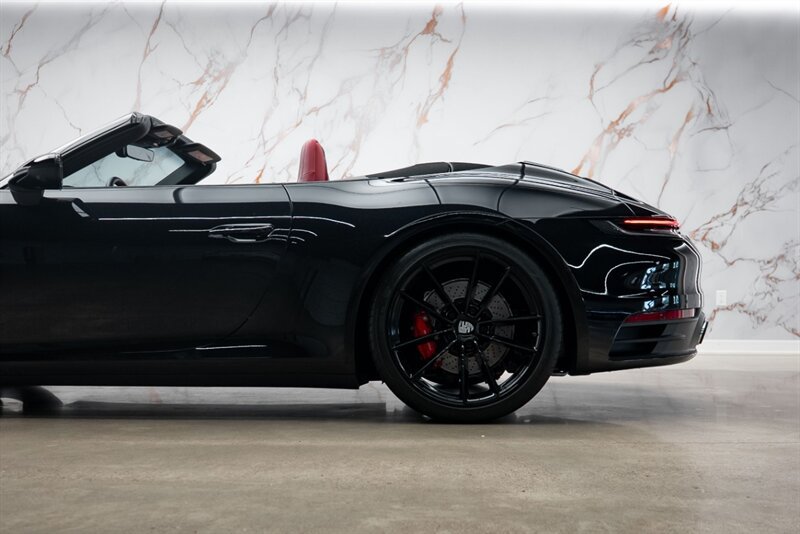 Used 2023 Porsche 911 Carrera S RWD image 9