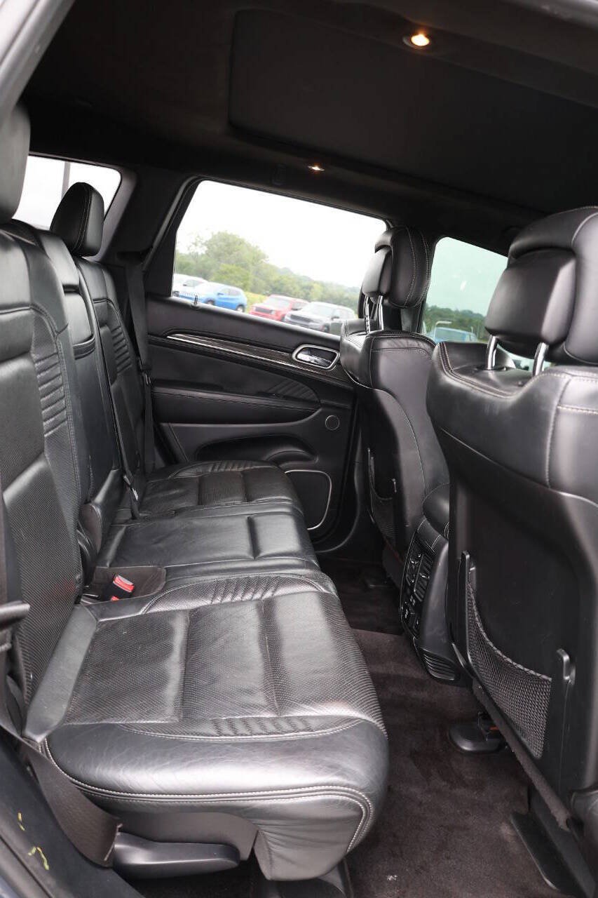 Used 2017 Jeep Grand Cherokee SRT AWD/4WD image 16