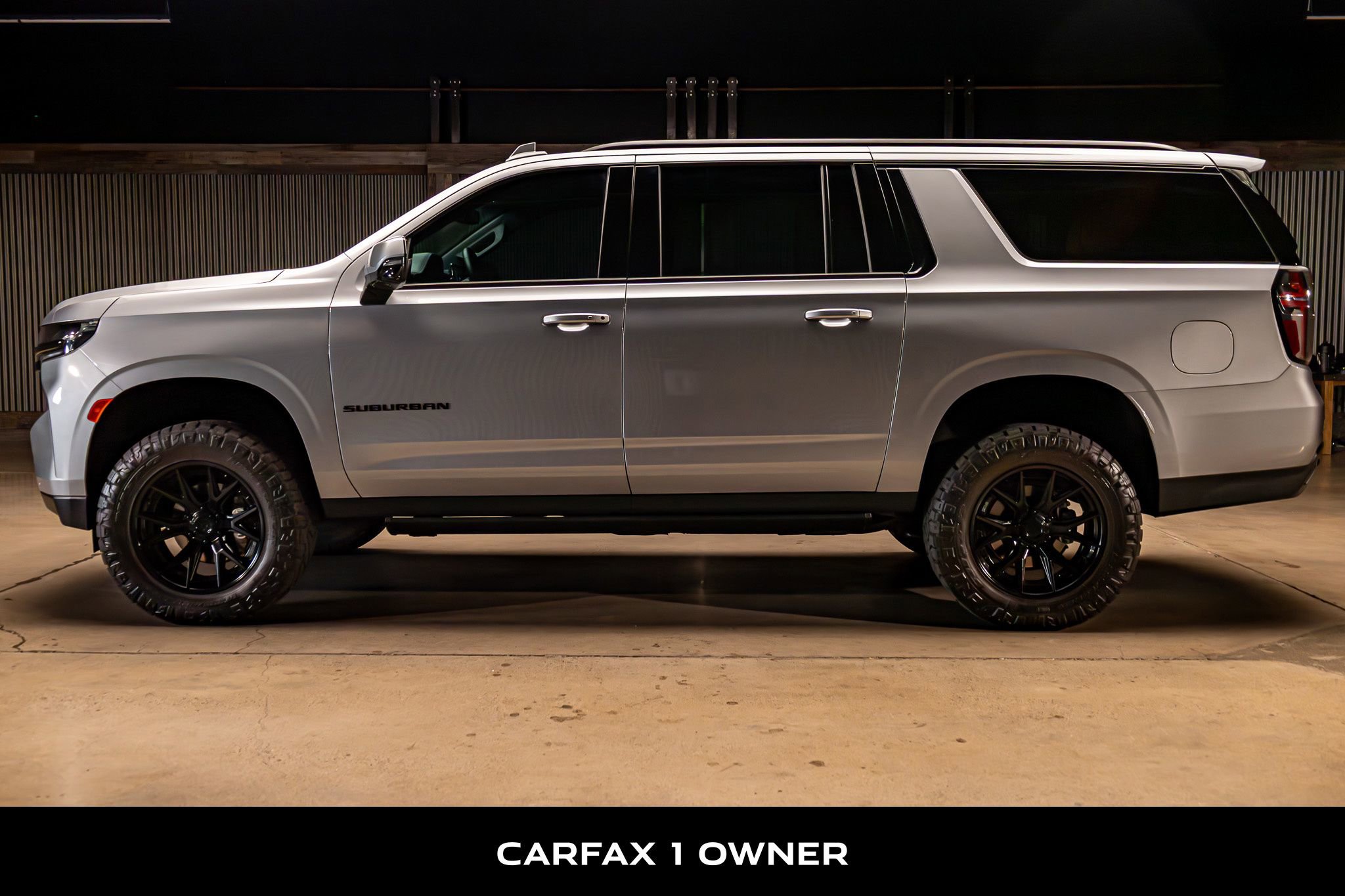 Used 2024 Chevrolet Suburban RST w/ Luxury Package AWD/4WD image 5