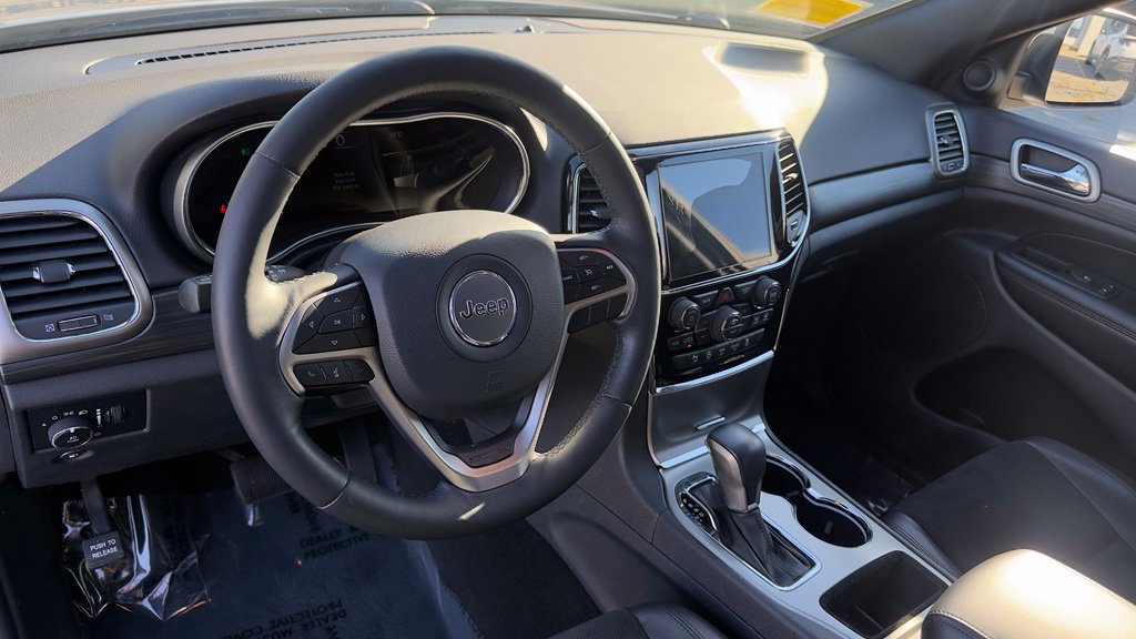 Used 2019 Jeep Grand Cherokee Altitude AWD/4WD image 13