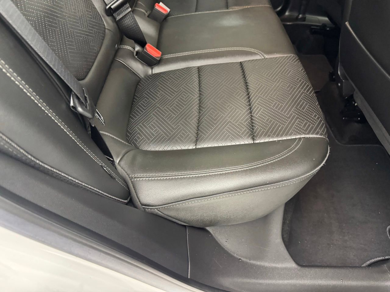 Used 2023 Buick Encore GX Essence w/ Experience Buick Package image 32