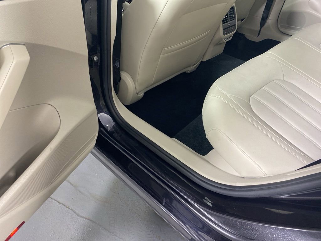 Used 2020 Volkswagen Passat 2.0T SEL image 27