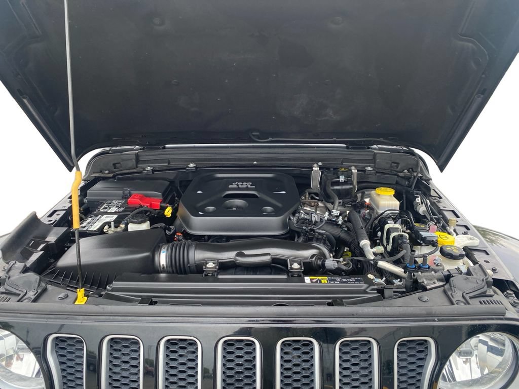 Used 2020 Jeep Wrangler Unlimited Sahara AWD/4WD image 28