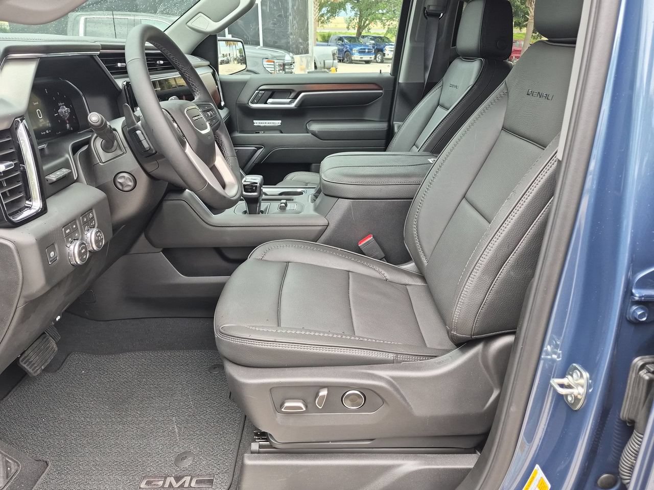 Used 2026 GMC Sierra 1500 Denali w/ Technology Package AWD/4WD image 19