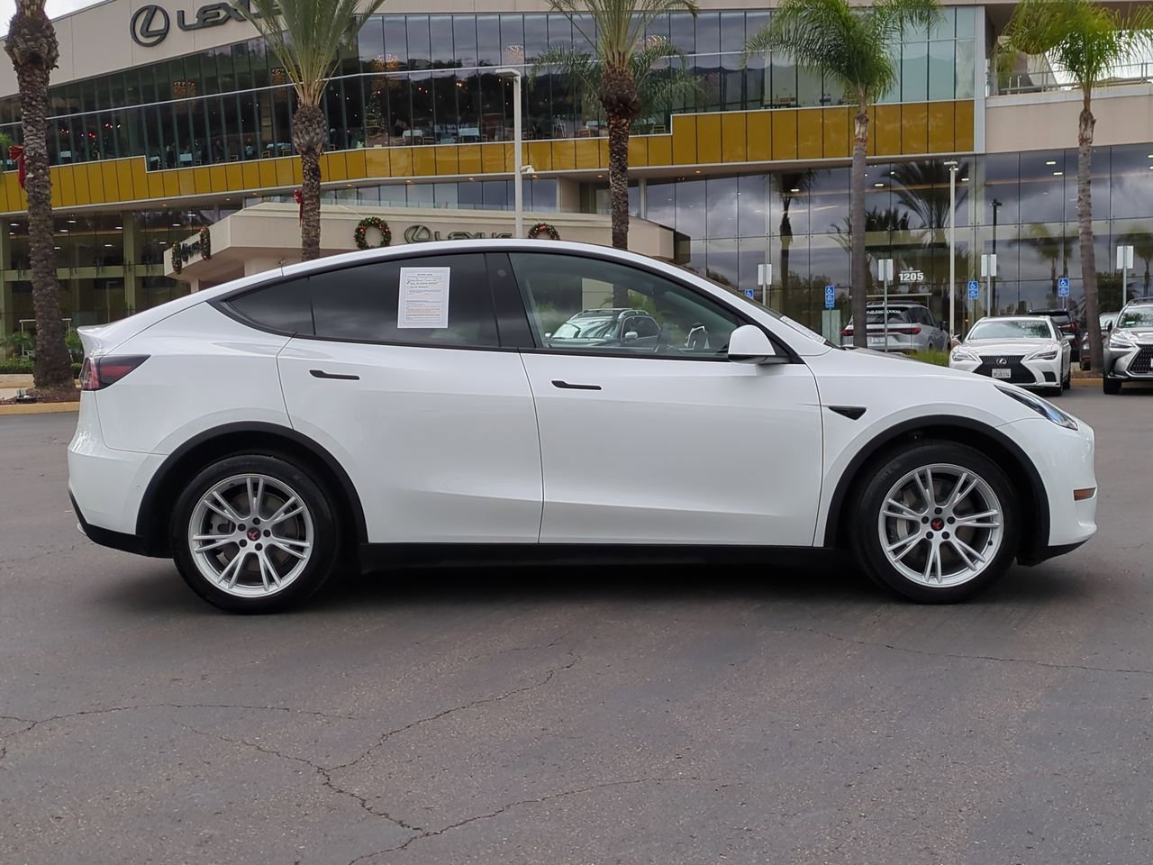 Used 2021 Tesla Model Y Long Range image 4