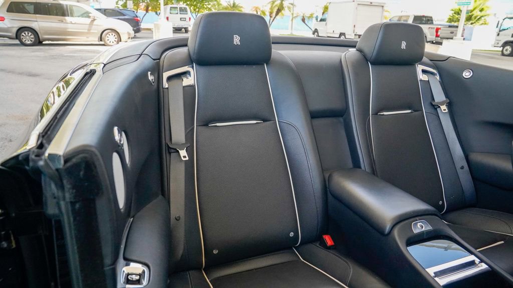 Used 2016 Rolls-Royce Dawn image 87