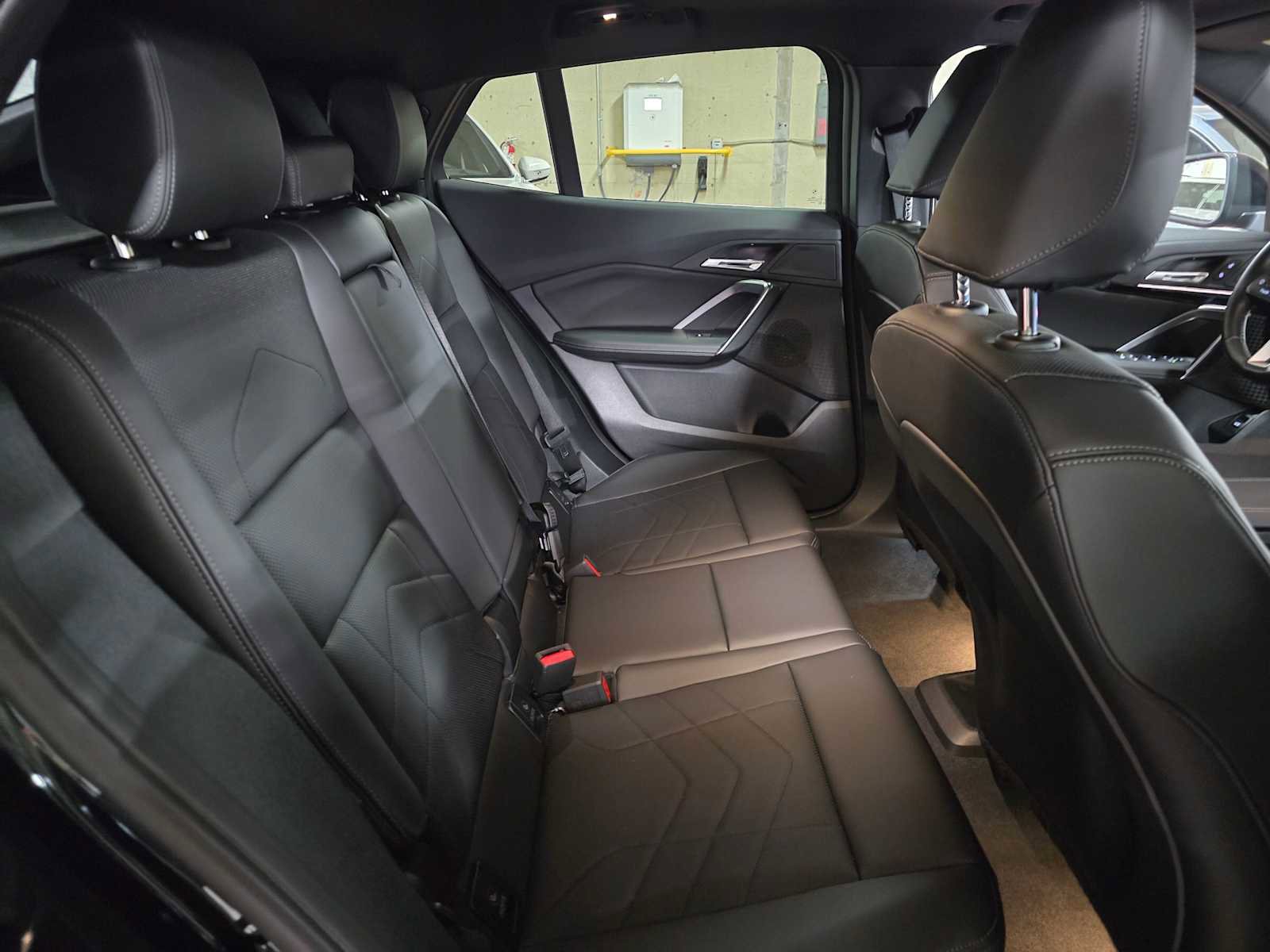 Used 2025 BMW X2 xDrive28i w/ Technology Package image 12