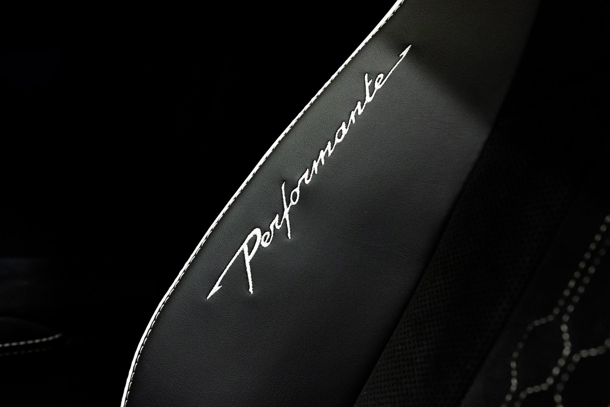 Used 2024 Lamborghini Urus Performante image 32