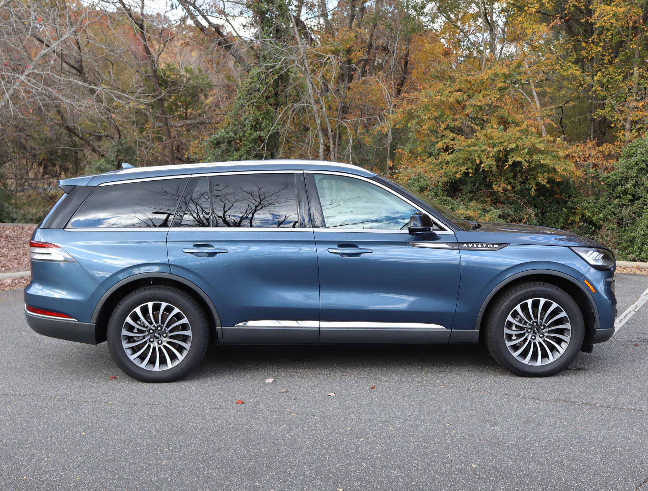 Used 2020 Lincoln Aviator Reserve image 10