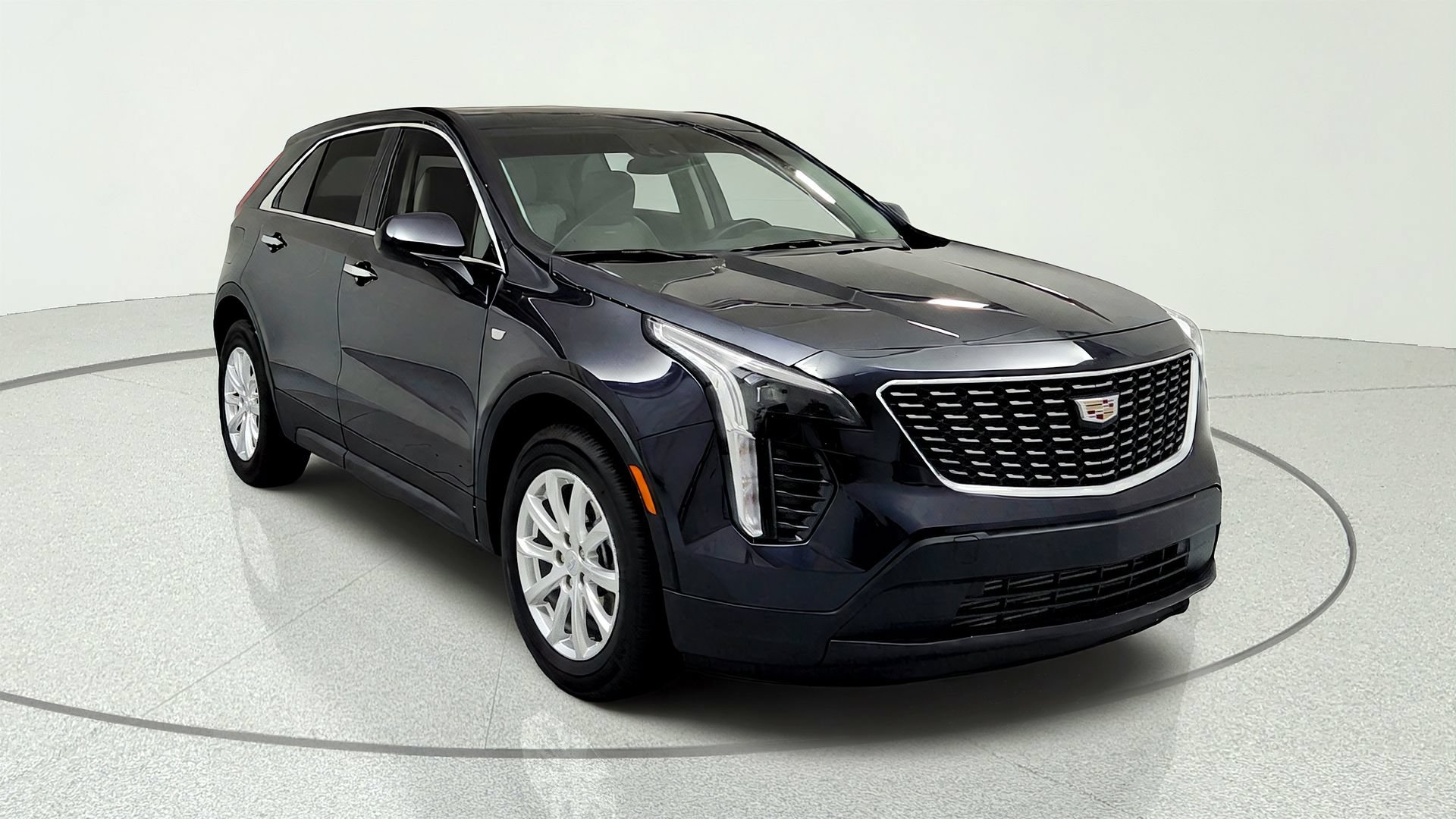 Certified 2023 Cadillac XT4 Luxury w/ Cold Weather Package FWD image 7