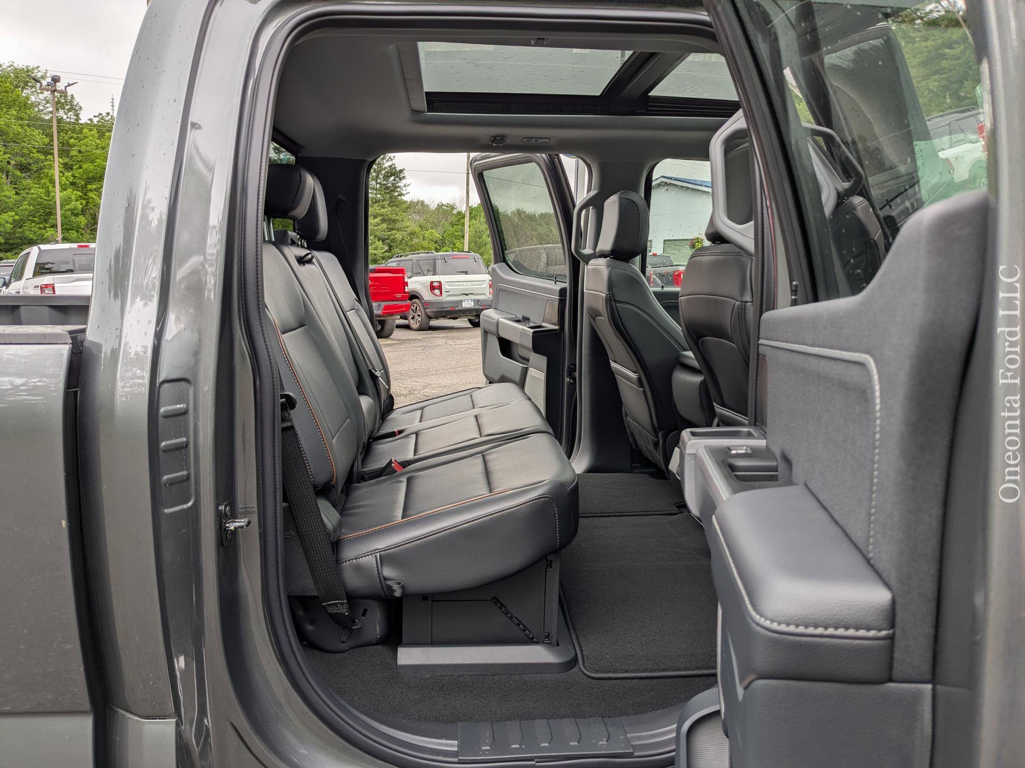 New 2025 Ford F350 Lariat w/ Chrome Package image 15