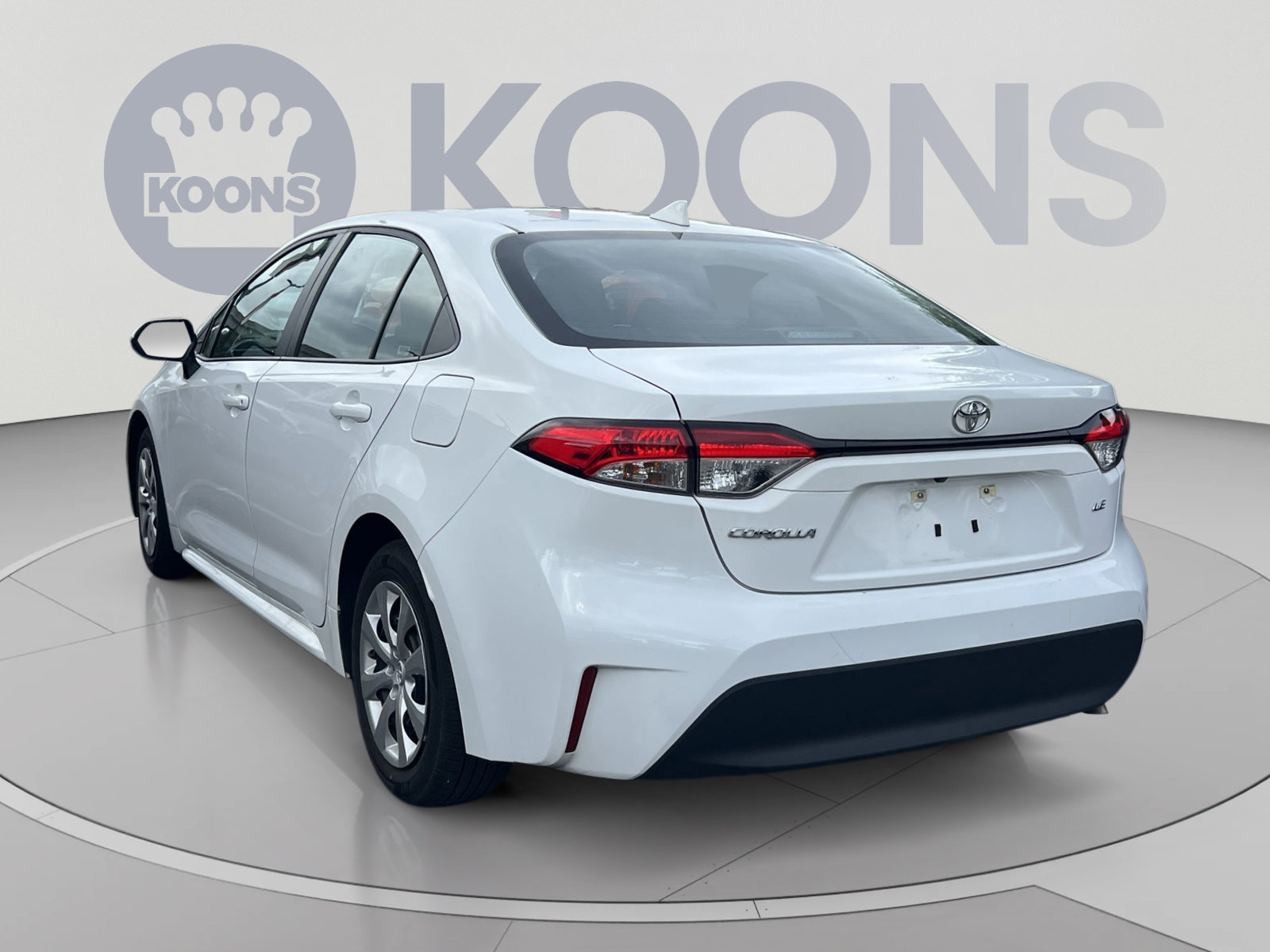 Used 2025 Toyota Corolla LE FWD image 2