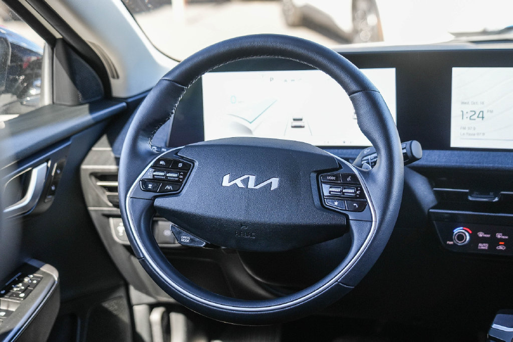 Used 2024 Kia EV6 Light AWD/4WD image 18