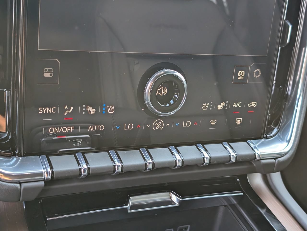 New 2026 GMC Yukon Denali w/ Sun & Power Step Package AWD/4WD image 13