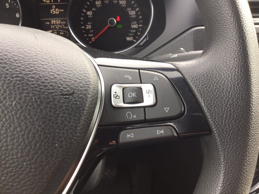 Used 2015 Volkswagen Jetta SE FWD image 26