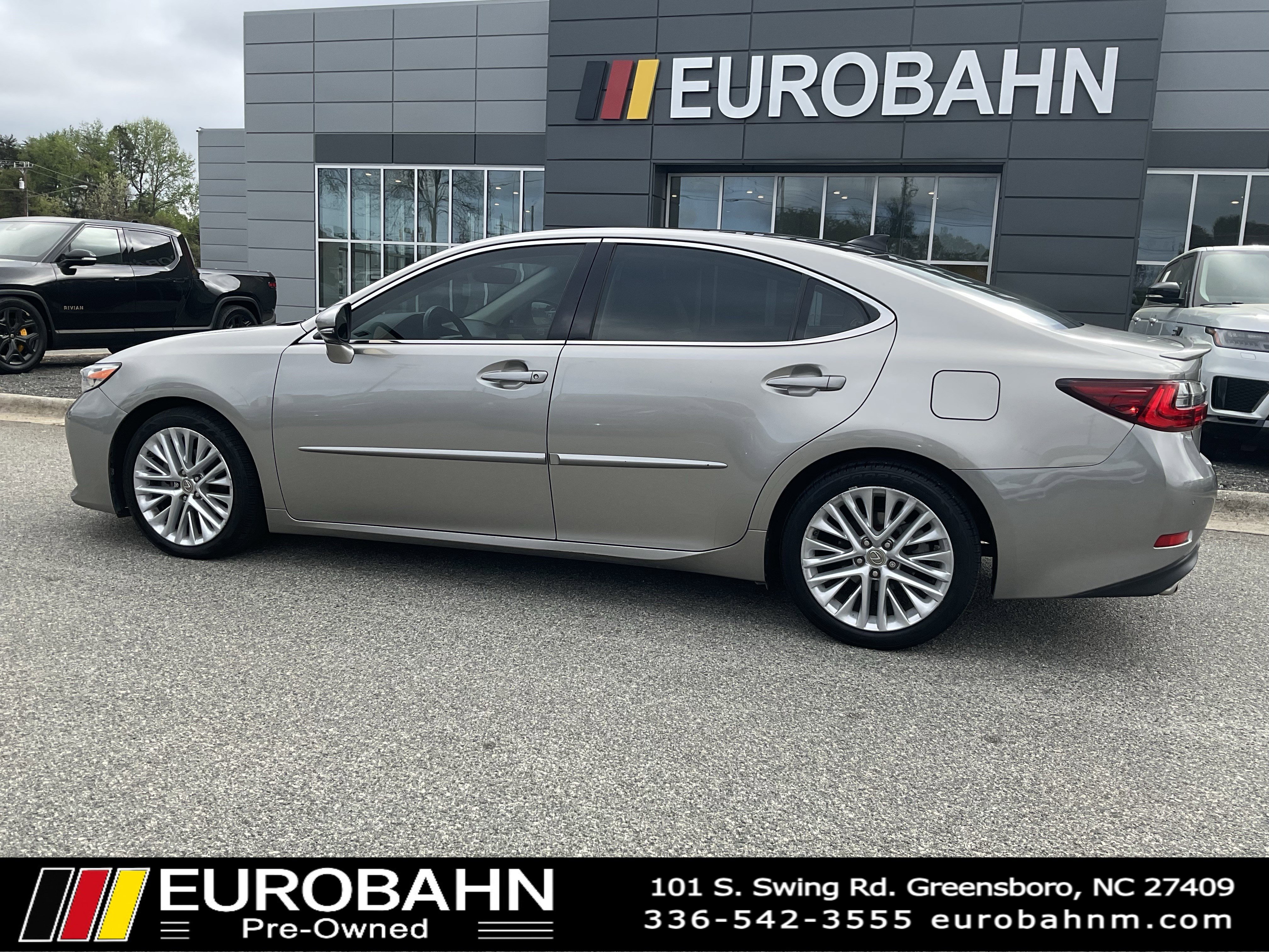 Used 2016 Lexus ES 350 w/ Ultra Luxury Package image 28