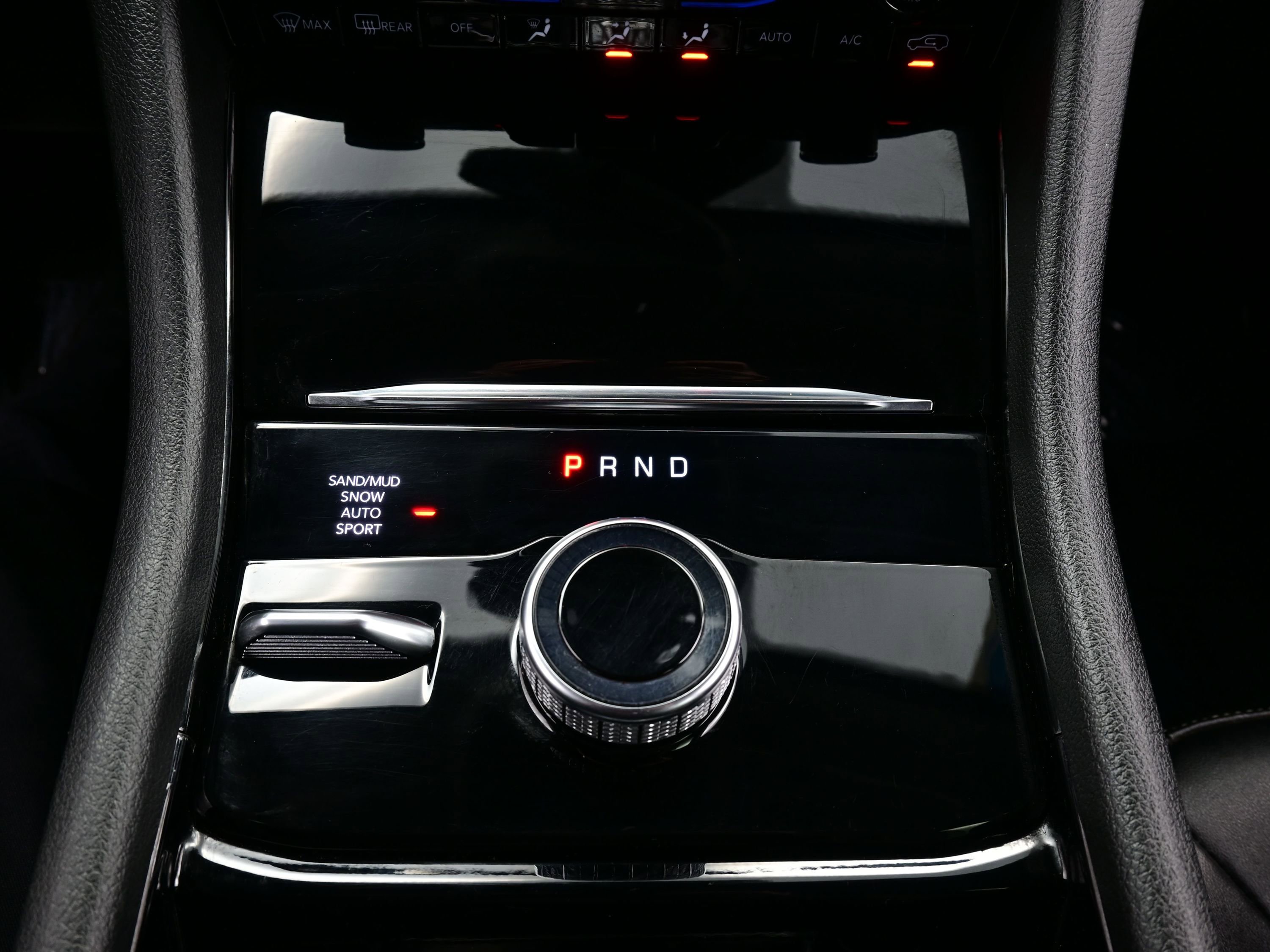 Used 2023 Jeep Grand Cherokee L Limited w/ Black Appearance Package image 24