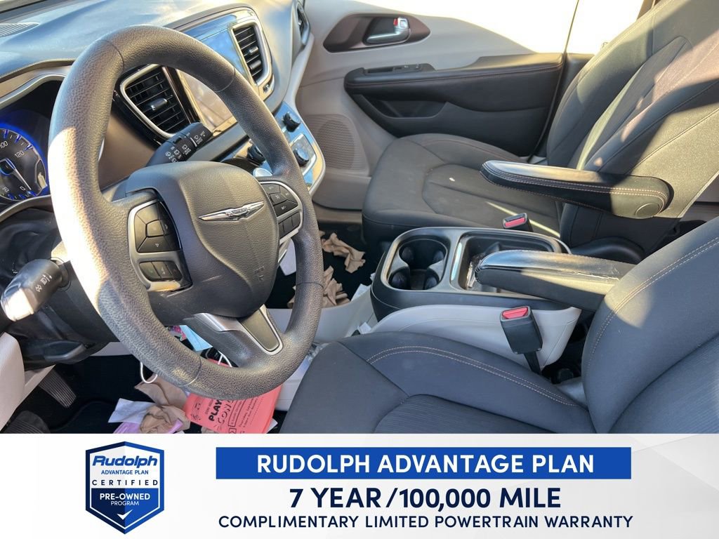 Used 2017 Chrysler Pacifica Touring Plus w/ Tire & Wheel Group image 10