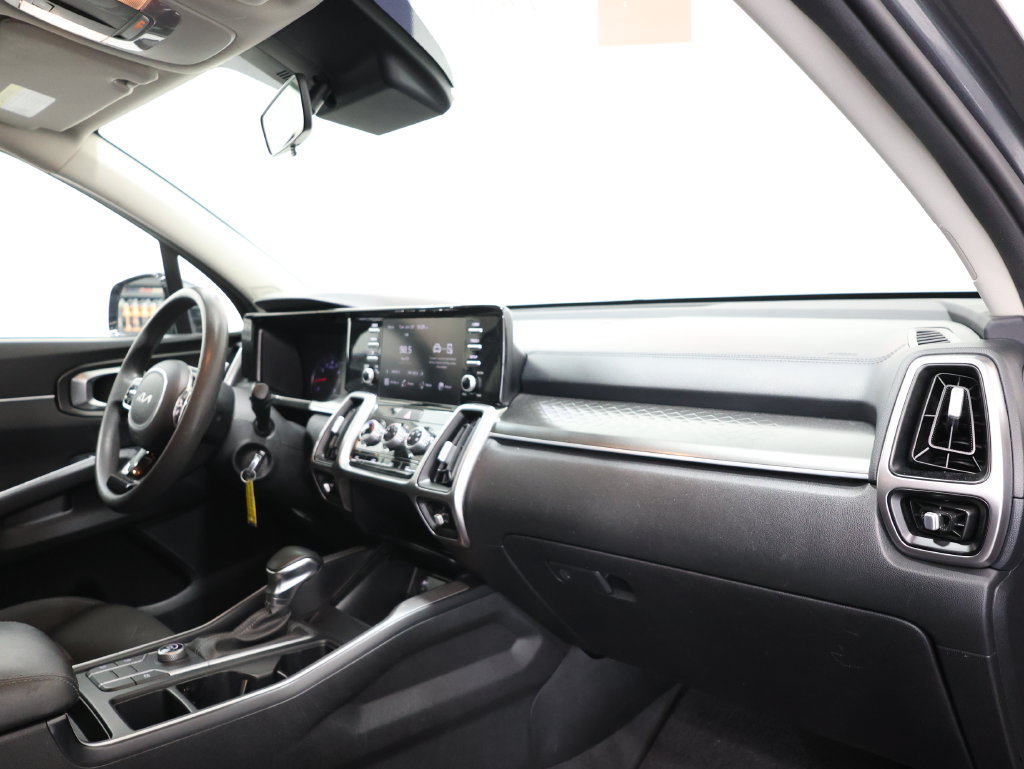 Used 2022 Kia Sorento LX FWD image 23