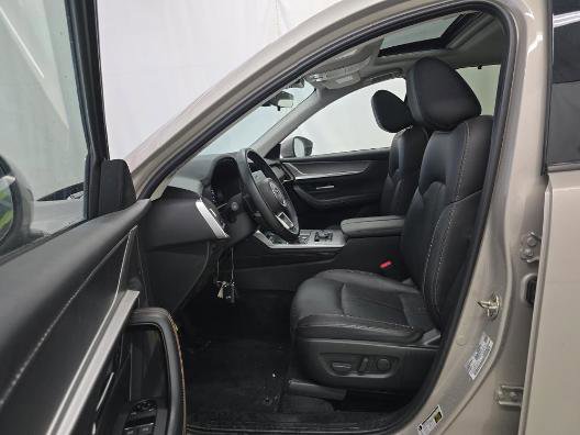 Used 2024 MAZDA CX-90 Plug-In Hybrid w/ Preferred AWD/4WD image 4