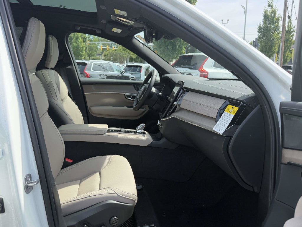 New 2026 Volvo XC90 B6 Plus AWD/4WD image 11