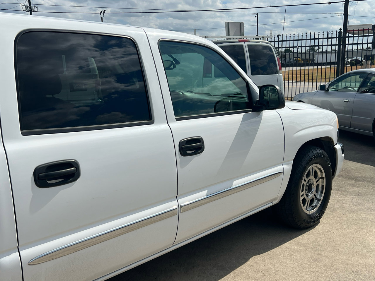 Used 2006 GMC Sierra 1500 SLT w/ Onstar Plus Package image 20