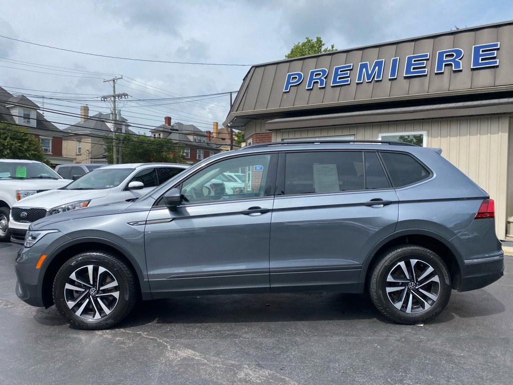 Used 2023 Volkswagen Tiguan S image 2
