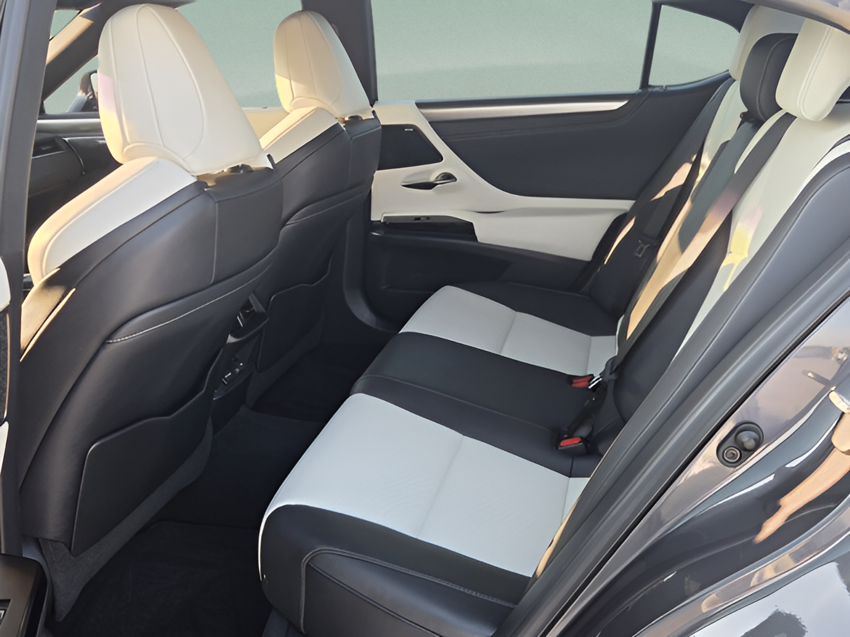 Certified 2022 Lexus ES 350 F Sport w/ Accessory Package 2 FWD image 11